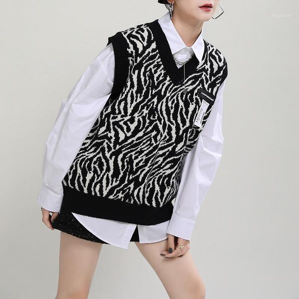 women's vests trodeam pull sans manche sweater vest v-neck knitted jumper pullover striped leopard korean loose sleeveless1, Black;white
women's vests trodeam pull sans manche sweater vest v-neck knitted jumper pullover striped leopard korean loose sleeveless1, Black;white