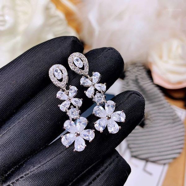 geometric buckle earrings jewelry flower pendant earring for women wedding engagement jewelry fashion christmas party gift 86791, Silver
geometric buckle earrings jewelry flower pendant earring for women wedding engagement jewelry fashion christmas party gift 86791, Silver