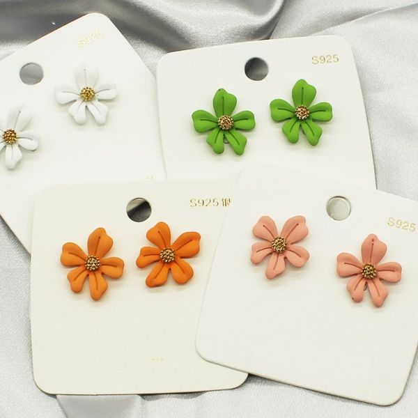 2021 new arrival women classic stud earrings korean flower statement earrings female jewelry birthday gift, Golden;silver
2021 new arrival women classic stud earrings korean flower statement earrings female jewelry birthday gift, Golden;silver