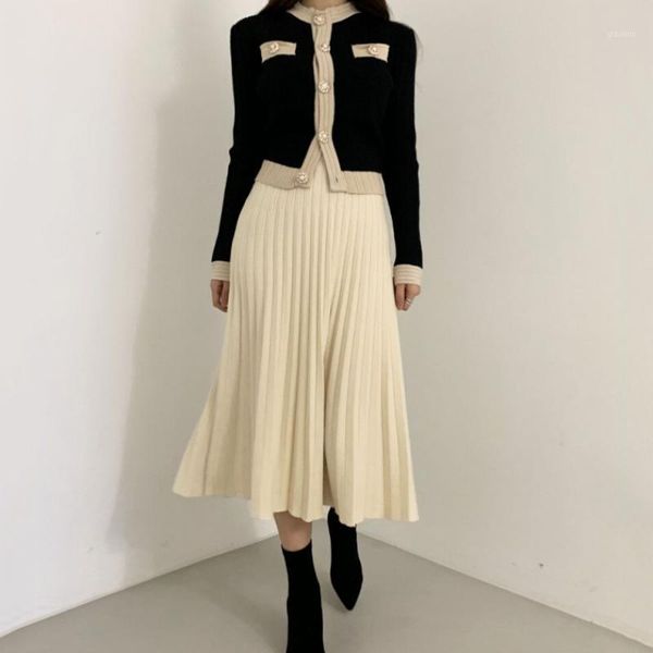 2020 spring autumn knitted 2 piece set chic office ladies single breasted pearl buttons cardigan sweater+pleated long skirt suit1, Gray
2020 spring autumn knitted 2 piece set chic office ladies single breasted pearl buttons cardigan sweater+pleated long skirt suit1, Gray