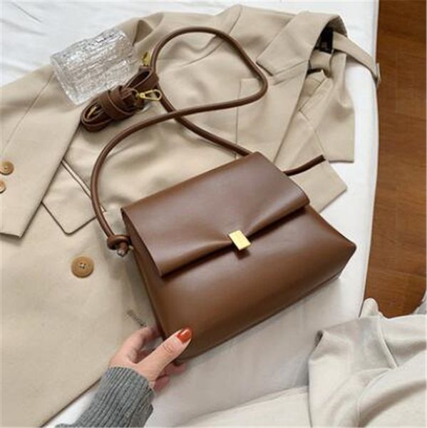 zz classic ladies bags retro single shoulder messenger cross body bags pu leather handbags women designer handbag casual crossbody bags 2086
zz classic ladies bags retro single shoulder messenger cross body bags pu leather handbags women designer handbag casual crossbody bags 2086