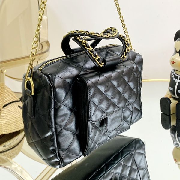 2020 new luxury original fashion design one-shoulder diamond bag classic leather retro portable messenger bag ing, Black
2020 new luxury original fashion design one-shoulder diamond bag classic leather retro portable messenger bag ing, Black