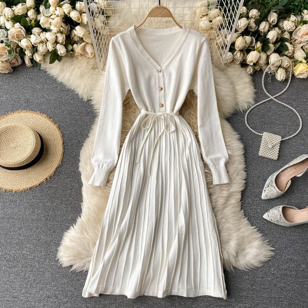 2021 new solid female mesh long elastic button the line dressed in autumn knitting dress luom, Black;gray 
2021 new solid female mesh long elastic button the line dressed in autumn knitting dress luom, Black;gray