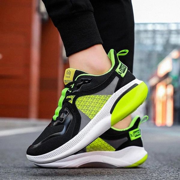 fashion retro chunky sneakers man casual shoes reflective tide man jogging sneakers non-slip walking shoes zapatos hombre #4j67
fashion retro chunky sneakers man casual shoes reflective tide man jogging sneakers non-slip walking shoes zapatos hombre #4j67