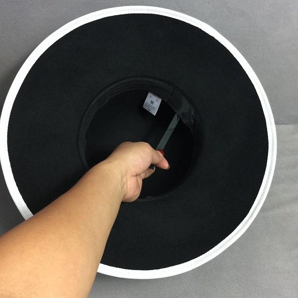 2020 formal wide brim white black flower fedora hat pearls band 100% wool felt floppy ladies wedding church hat porkpie trilby hat, Black;white
2020 formal wide brim white black flower fedora hat pearls band 100% wool felt floppy ladies wedding church hat porkpie trilby hat, Black;white