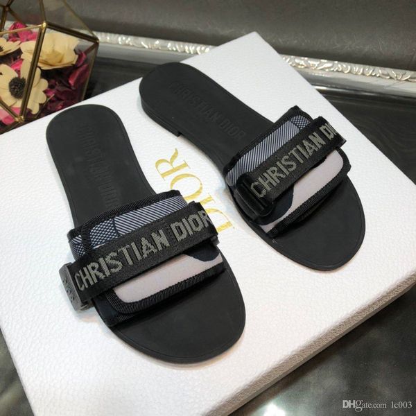 2021 fashion ladies striped slippers sandals dustproof mop slippers wear slippers ladies outdoor fashion flip flops quality, Black
2021 fashion ladies striped slippers sandals dustproof mop slippers wear slippers ladies outdoor fashion flip flops quality, Black