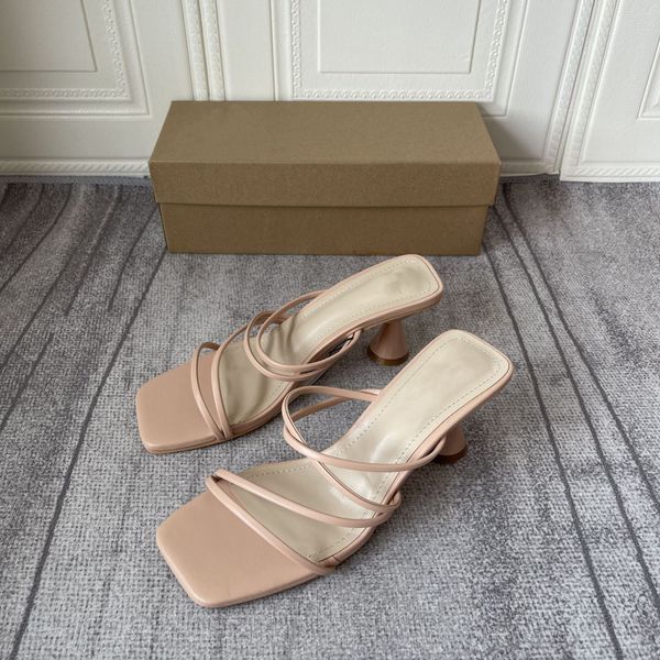 2088 latest highs quality leather slipper fashions men and women sandals slippers high heels brand sneakers fashion casual size 35-45, Black
2088 latest highs quality leather slipper fashions men and women sandals slippers high heels brand sneakers fashion casual size 35-45, Black