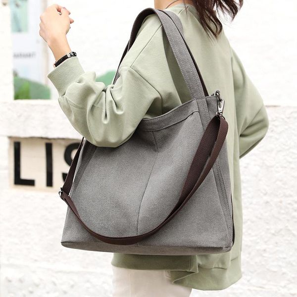 shoulder bags 2021 simple bag with large capacity crossbody for women handbag messenger can store personal belongings
shoulder bags 2021 simple bag with large capacity crossbody for women handbag messenger can store personal belongings