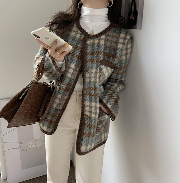 autumn/winter retro button-up wool coat warm cardigan elegant plaid patchwork short wool coats and jacket women korean clothing, Black
autumn/winter retro button-up wool coat warm cardigan elegant plaid patchwork short wool coats and jacket women korean clothing, Black