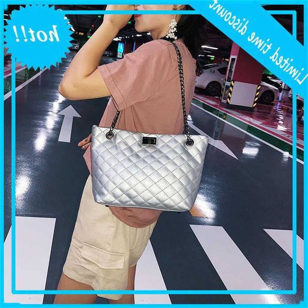 trendy new small square korean fashion rhombic lock single shoulder messenger bag
trendy new small square korean fashion rhombic lock single shoulder messenger bag