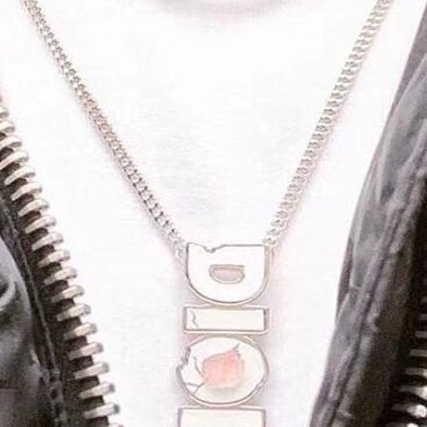 2021 design jewelry resin corroded pendant logo necklace fashion simple men's and women's letter gemstone necklace 4 styles, Silver
2021 design jewelry resin corroded pendant logo necklace fashion simple men's and women's letter gemstone necklace 4 styles, Silver