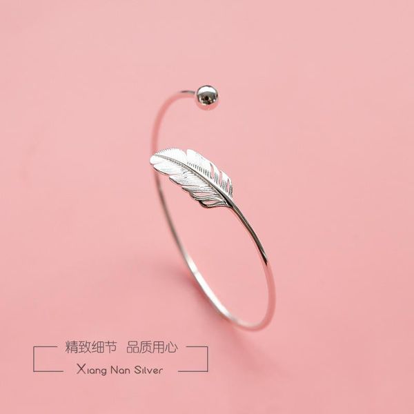2021 New S925 Custom Korean Version Feather Ball Bracelet Simple Open Bracelet Adjustable Wristband Gift For Women, Black
2021 New S925 Custom Korean Version Feather Ball Bracelet Simple Open Bracelet Adjustable Wristband Gift For Women, Black