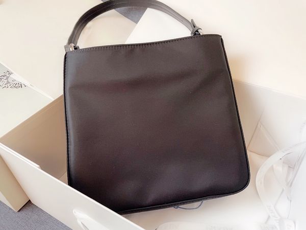 1bd680 women mujer handbags handle shopping brand nylon shoulder bolsos luxury handbag women
1bd680 women mujer handbags handle shopping brand nylon shoulder bolsos luxury handbag women