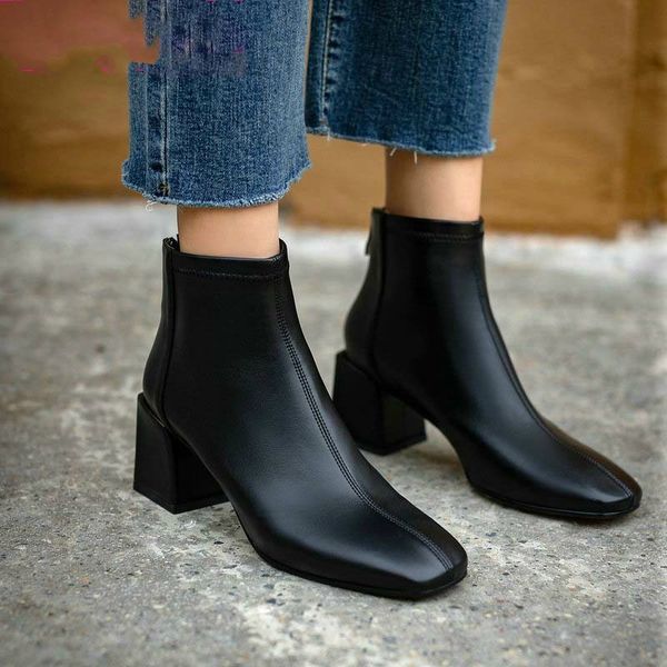 esveva 2021 microfiber + leather ankle cow winter women square foot shoes boots with zipper size 34-42, Black
esveva 2021 microfiber + leather ankle cow winter women square foot shoes boots with zipper size 34-42, Black