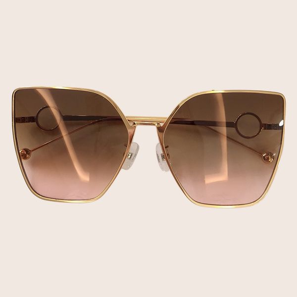 novo 2020 estilo quadrado culos elegantes das mulheres marca de luxo designer shades armao metal sol l89m, White;black
novo 2020 estilo quadrado culos elegantes das mulheres marca de luxo designer shades armao metal sol l89m, White;black