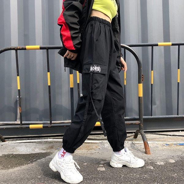 new high waist loose joggers army harem camo streetwear punk black cargo pants women capris trousers hiphop y200418, Black;white
new high waist loose joggers army harem camo streetwear punk black cargo pants women capris trousers hiphop y200418, Black;white