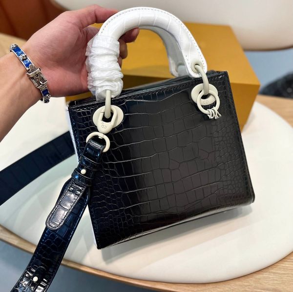 fashion designer bags lady handbag genuine leather premium crocodile pattern wide straps tote bag
fashion designer bags lady handbag genuine leather premium crocodile pattern wide straps tote bag