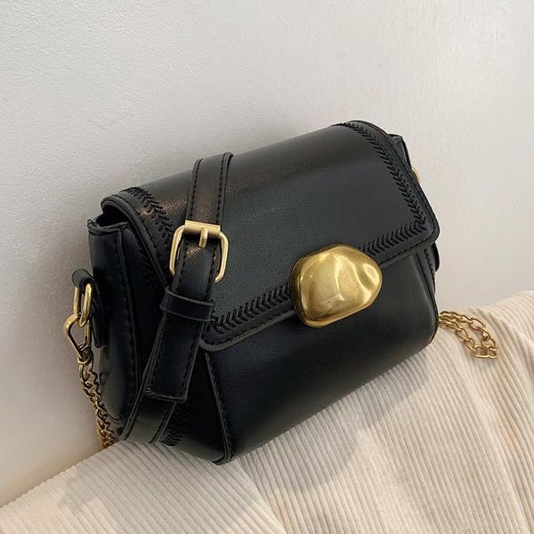 shoulder bags veryme flap casual female bag 2021 retro chain small square women portable purses package single underarm sac
shoulder bags veryme flap casual female bag 2021 retro chain small square women portable purses package single underarm sac