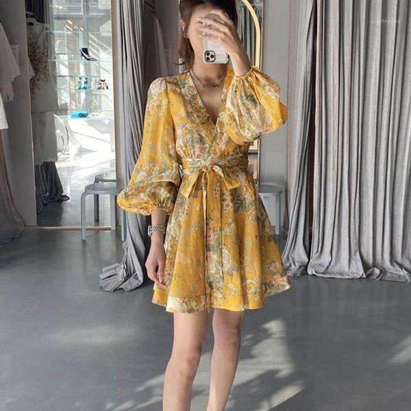 fall 2020 new yellow print dress v tie waist reduction age resort style australian fashion women's wear boho dress1, Black;gray
fall 2020 new yellow print dress v tie waist reduction age resort style australian fashion women's wear boho dress1, Black;gray