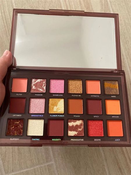 2020 new naughty nude 18 color eye shadow beauty makeup eyeshadow palette shimmer matte new nude cosmetics christmas gift dhl free
2020 new naughty nude 18 color eye shadow beauty makeup eyeshadow palette shimmer matte new nude cosmetics christmas gift dhl free