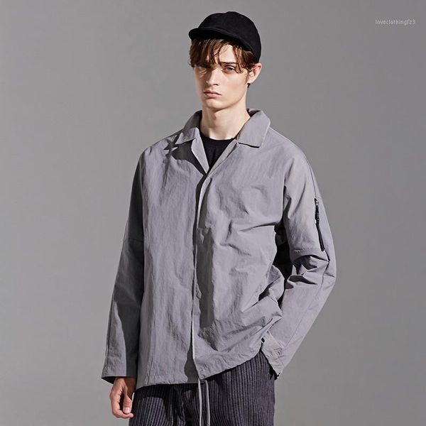 men's casual shirts ewq / men's wear windbreaker fabric shirt for male 2021 spring notched collar loose long sleeve with pockets, White;black
men's casual shirts ewq / men's wear windbreaker fabric shirt for male 2021 spring notched collar loose long sleeve with pockets, White;black