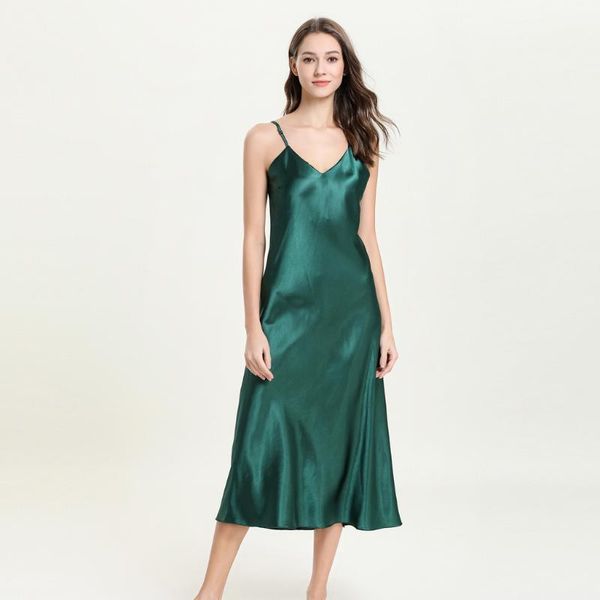 2020 women oversize satin v neck long nightdress spaghetti straps imitated silk retro pgraphy midi sleepwear nightdress1, Black;red
2020 women oversize satin v neck long nightdress spaghetti straps imitated silk retro pgraphy midi sleepwear nightdress1, Black;red