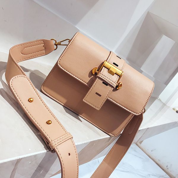 hbp 2021 european and american fashion fashion small bag women's new simple portable small square foreskin with decorative one shoulder
hbp 2021 european and american fashion fashion small bag women's new simple portable small square foreskin with decorative one shoulder