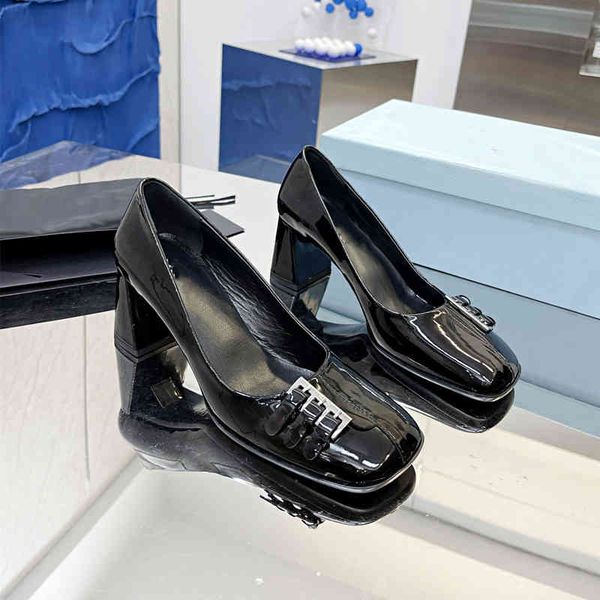 shoes 2022 designer women's shoe square head 6.5cm high-heeled leather sole early spring silver black white
shoes 2022 designer women's shoe square head 6.5cm high-heeled leather sole early spring silver black white