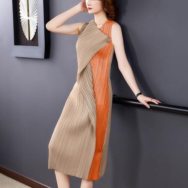 miyak pleated dress large size loose elegant and noble chic design dress comfortable stitching contrast dresses, Black;gray
miyak pleated dress large size loose elegant and noble chic design dress comfortable stitching contrast dresses, Black;gray