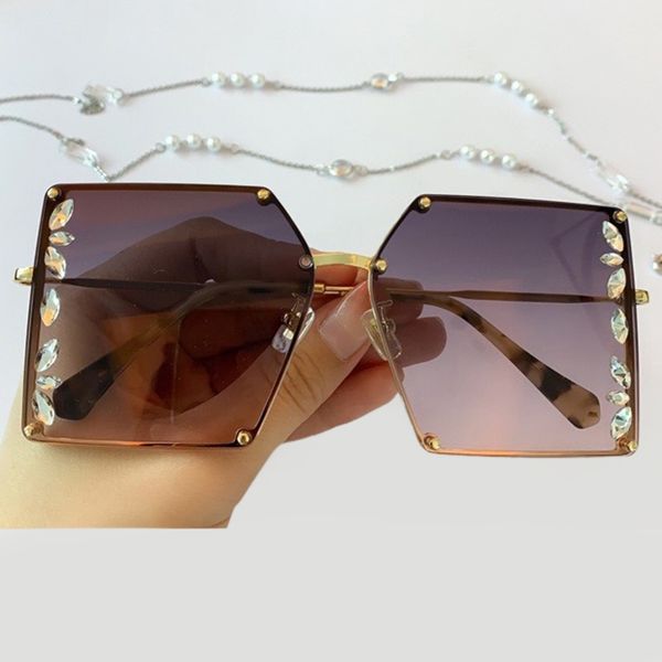 great square luxury women mark classic diamonds frame sunglasses for female uv400 yaws, White;black
great square luxury women mark classic diamonds frame sunglasses for female uv400 yaws, White;black