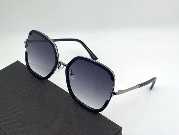2021 new mens sunglasses fashion driving sunglasses classic popular luxury designer mens sunglasses with box, White;black
2021 new mens sunglasses fashion driving sunglasses classic popular luxury designer mens sunglasses with box, White;black