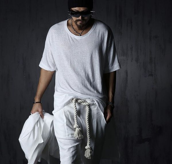 european and american korean crew neck hem with asymmetric front short back long light and thin large size nightclub stage male t alternativ, White;black
european and american korean crew neck hem with asymmetric front short back long light and thin large size nightclub stage male t alternativ, White;black