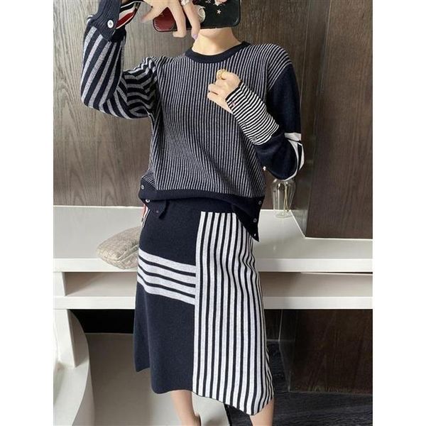 two-piece autumn suit, two-piece women's dress, color-blocking vertical stripes, contrast color western-style suit skirt, Gray
two-piece autumn suit, two-piece women's dress, color-blocking vertical stripes, contrast color western-style suit skirt, Gray