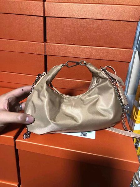 2021 women nylon handbags fashion lady new style shoulder bag chain crossbody totes rg2081322
2021 women nylon handbags fashion lady new style shoulder bag chain crossbody totes rg2081322