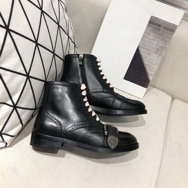 2020 autumn and winter new locomotive short boots high-side temperament full-ridden martin boots british retro serpentine buckle, Black
2020 autumn and winter new locomotive short boots high-side temperament full-ridden martin boots british retro serpentine buckle, Black