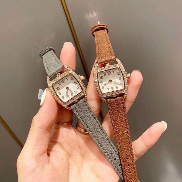 selling lady watches new fashion women dress watches casual rectangule leather strap relogio feminino lady quartz wristwatches watches, Slivery;brown
selling lady watches new fashion women dress watches casual rectangule leather strap relogio feminino lady quartz wristwatches watches, Slivery;brown