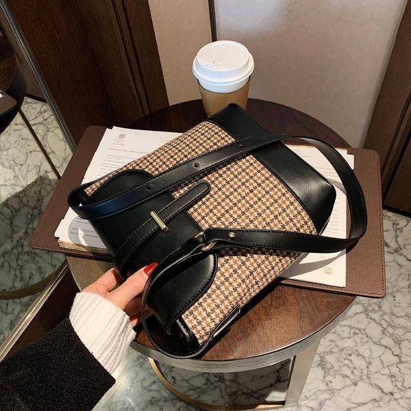small splicing bucket bags for women 2021 winter crossbody bags lady travel purses and handbags female shoulder simple bag
small splicing bucket bags for women 2021 winter crossbody bags lady travel purses and handbags female shoulder simple bag