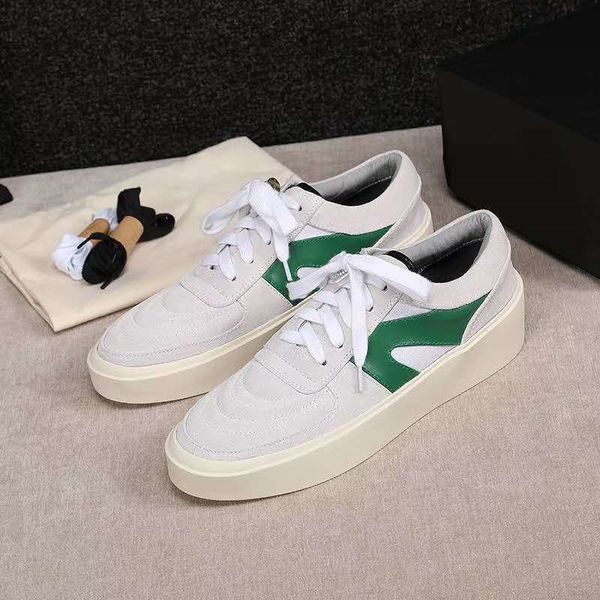 2021 spring fashion sneakers men flat summer shoes white leather shoes men 8#21/20e50, Black
2021 spring fashion sneakers men flat summer shoes white leather shoes men 8#21/20e50, Black