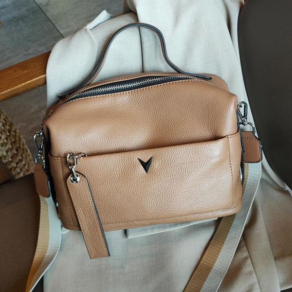 cross body 100% genuine real leather tote handbags soft cowhide women shoulder messenger bags tide ladies crossbody handle
cross body 100% genuine real leather tote handbags soft cowhide women shoulder messenger bags tide ladies crossbody handle