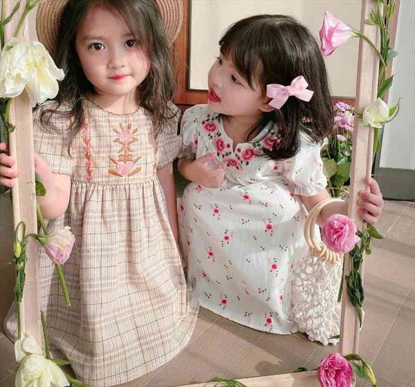 retail summer baby girls embroidery floral dress girls princess sweet clothes 2-7 t, Red;yellow
retail summer baby girls embroidery floral dress girls princess sweet clothes 2-7 t, Red;yellow