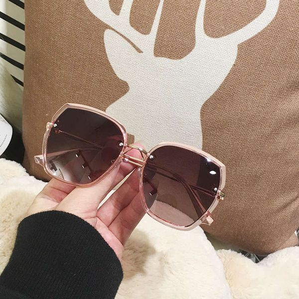 2019 women's glasses fashion polarized anti ultraviolet net red street p tide sunglasses personality round face looks thin, Black
2019 women's glasses fashion polarized anti ultraviolet net red street p tide sunglasses personality round face looks thin, Black