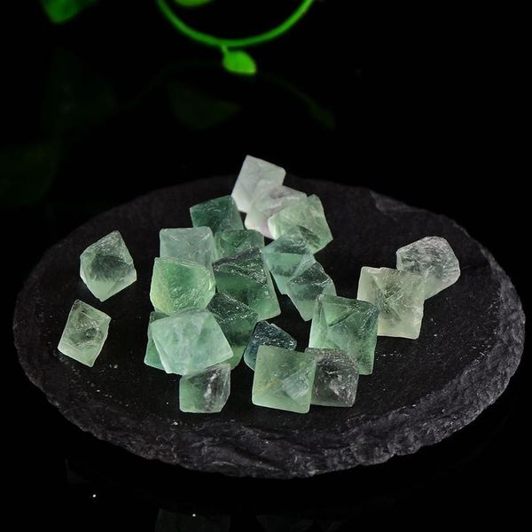 20g 50g natural green fluorite raw crystals ore mineral fish tank collection healing quartz home decor rock mineral qylwak, Black
20g 50g natural green fluorite raw crystals ore mineral fish tank collection healing quartz home decor rock mineral qylwak, Black