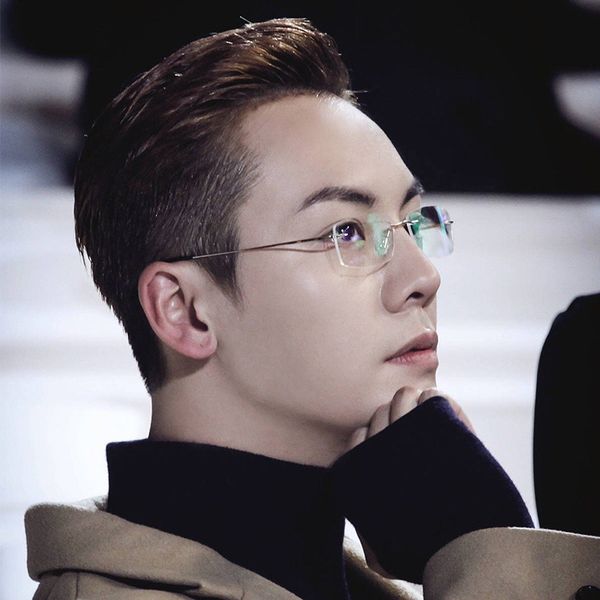 rimless glasses chen weiting with gold wire business frame ultra pure titanium memory men and women's blue light myopia
rimless glasses chen weiting with gold wire business frame ultra pure titanium memory men and women's blue light myopia