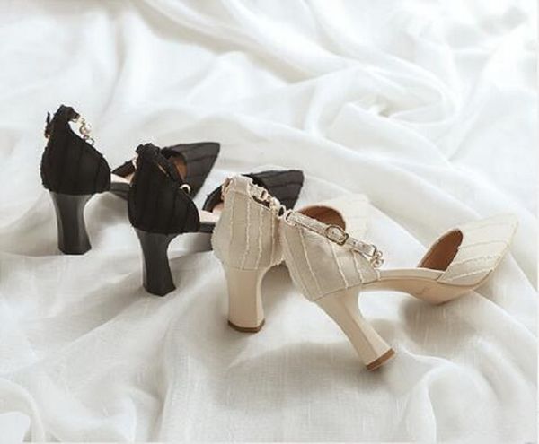 new arrival fashion women sandals party wedding shopping black white womens slides spring summer outdoor shoes size 35-39 ing
new arrival fashion women sandals party wedding shopping black white womens slides spring summer outdoor shoes size 35-39 ing