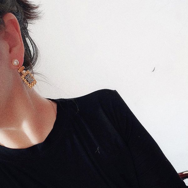 high endc2274 brass 925 silver needle earring simple square tag cubic zirconia golden eardrop elegant female fashion accessories, Golden;silver
high endc2274 brass 925 silver needle earring simple square tag cubic zirconia golden eardrop elegant female fashion accessories, Golden;silver
