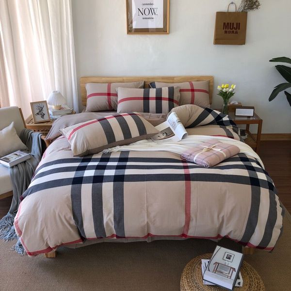 2020 stripe designer bedding sets pure cotton bed comforters sets modern luxury winter bedding fast ship
2020 stripe designer bedding sets pure cotton bed comforters sets modern luxury winter bedding fast ship