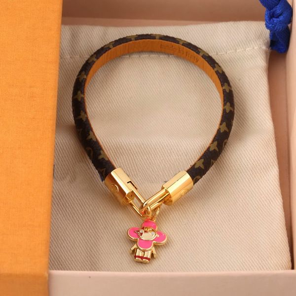 europe america fashion style lady women round print flower design engraved v initials cartoon figure charm leather bracelet bangle m6773e, Black
europe america fashion style lady women round print flower design engraved v initials cartoon figure charm leather bracelet bangle m6773e, Black