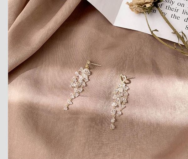 2020 the new korean style sparkling rhinestone heart-shaped stud earrings long crystal tassels sweet ladies earrings 454, Golden;silver
2020 the new korean style sparkling rhinestone heart-shaped stud earrings long crystal tassels sweet ladies earrings 454, Golden;silver