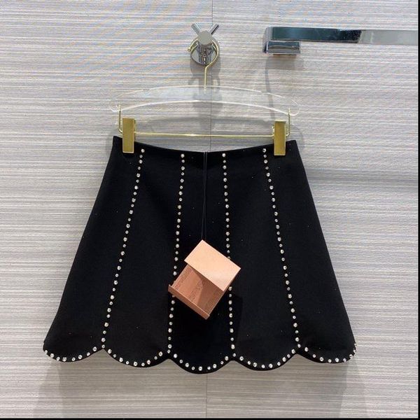 autumn brand diamonds beading woman skirts 2020 white black elegant high waist a line mini skirts womens drop shipping
autumn brand diamonds beading woman skirts 2020 white black elegant high waist a line mini skirts womens drop shipping