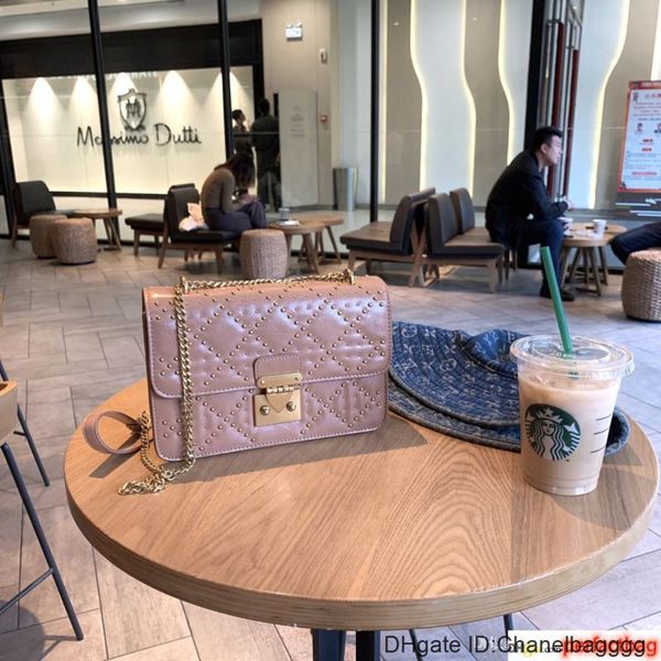 newaaack 20fw women luxury handbags original leather woman designer bags size 24x16cm
newaaack 20fw women luxury handbags original leather woman designer bags size 24x16cm